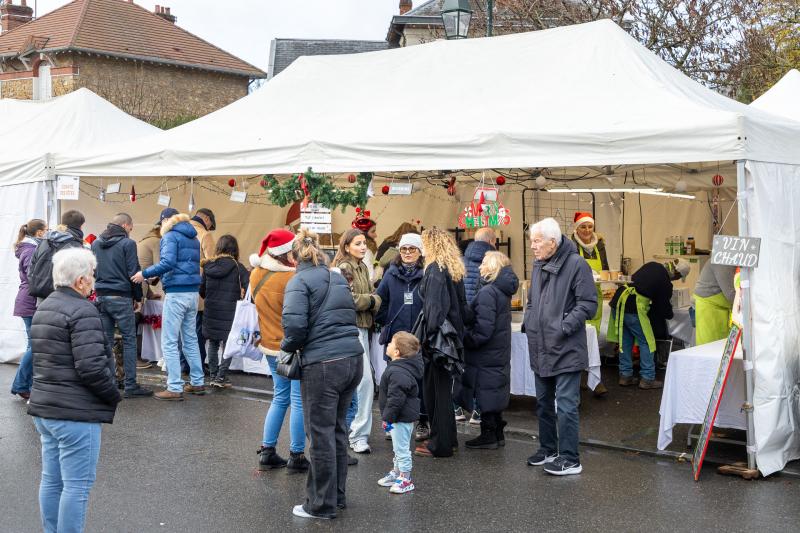 2025-12-06-07-marche-de-Noel-web-0010