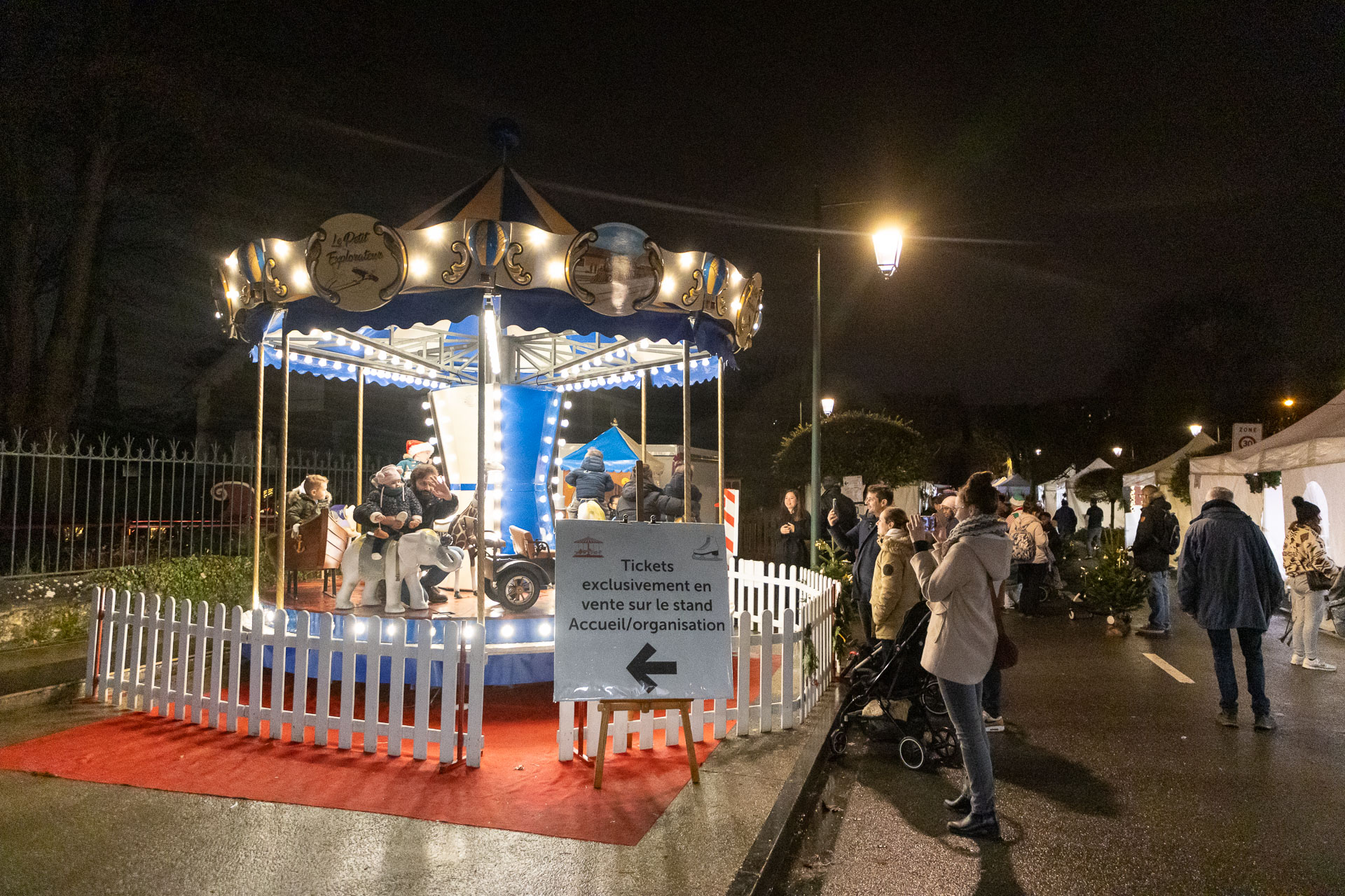 2025-12-06-07-marche-de-Noel-web-0401
