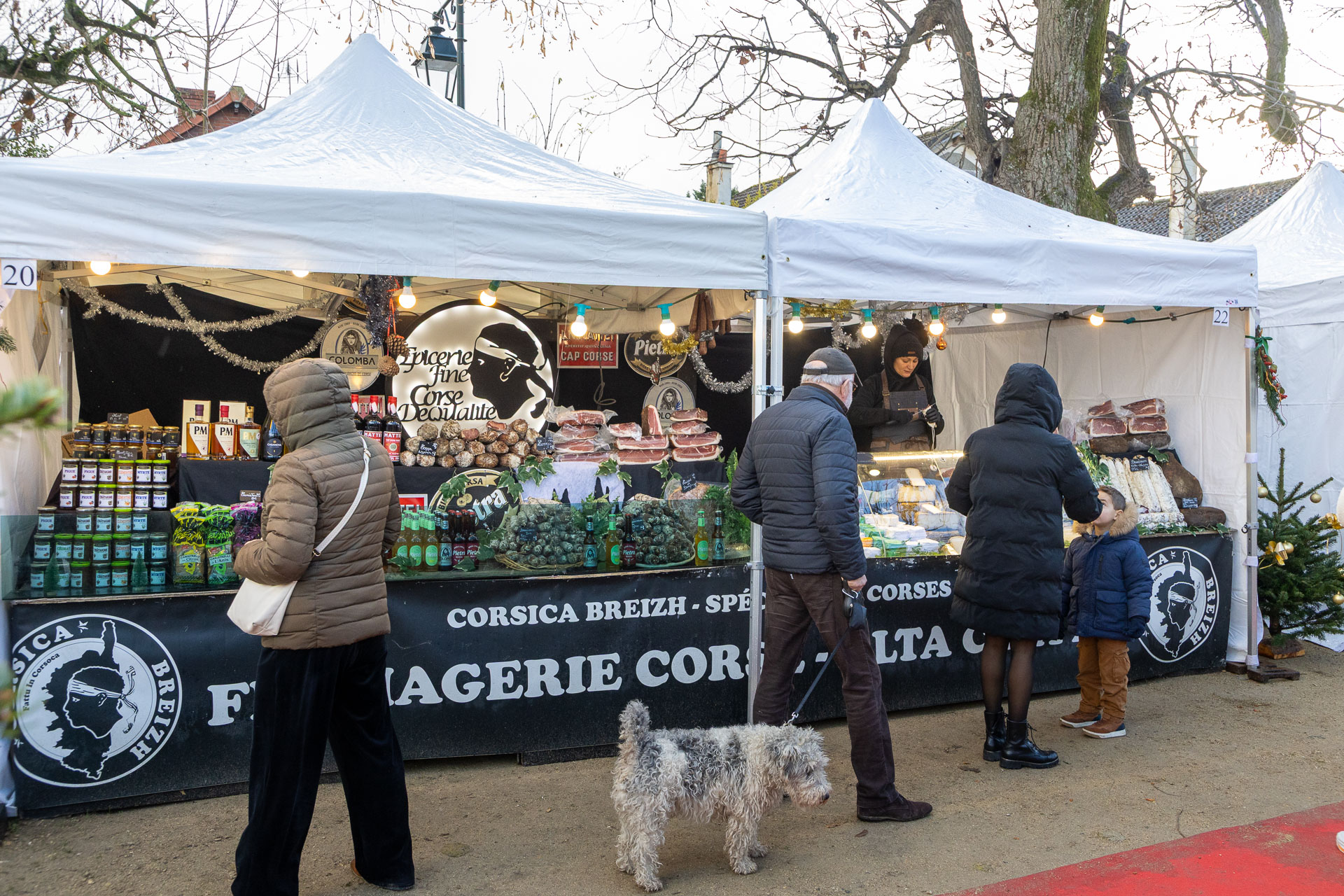 2025-12-06-07-marche-de-Noel-web-9667