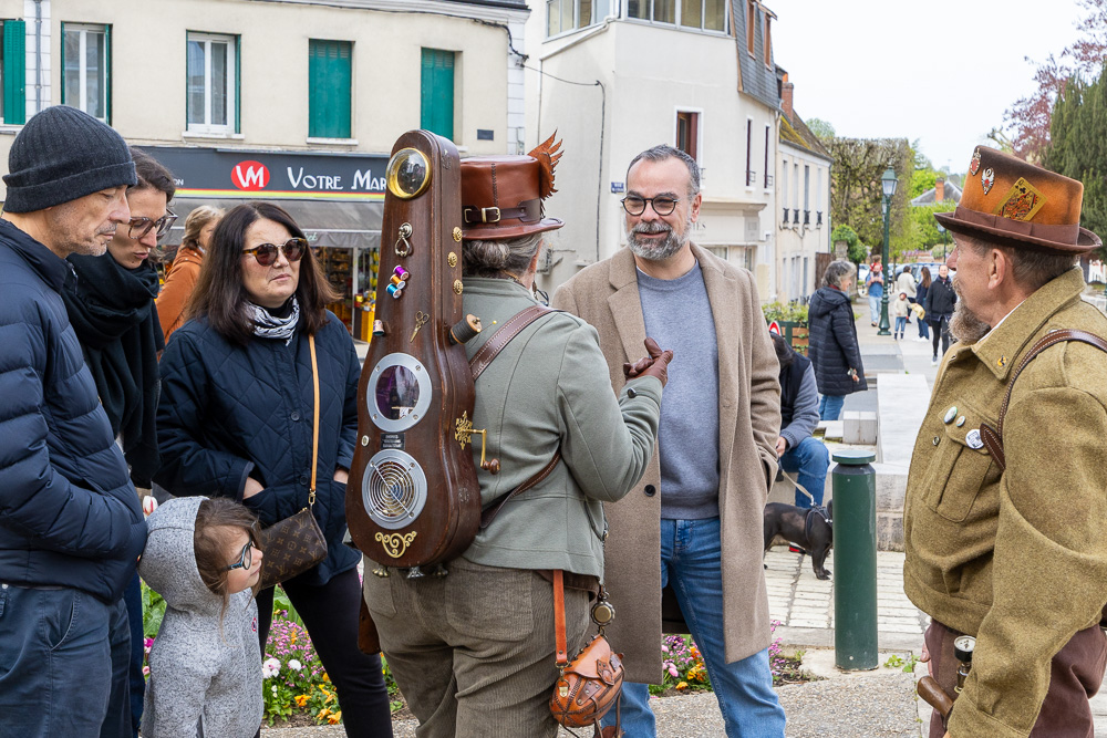 2026-04-12-balades-des-costumes-extraordinaires-mairie-site-8851
