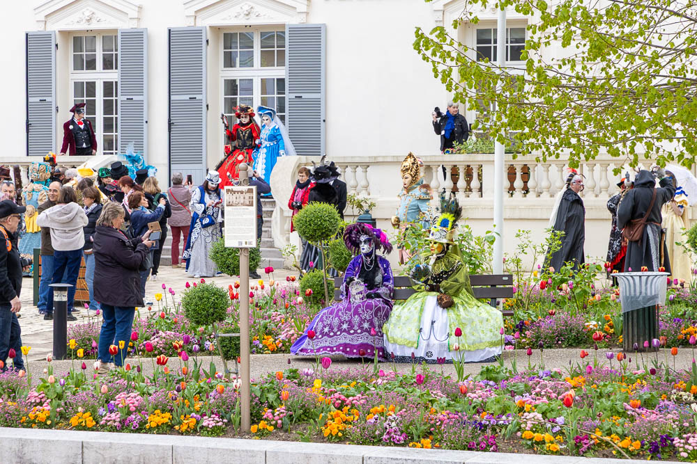 2026-04-12-balades-des-costumes-extraordinaires-mairie-site-9010