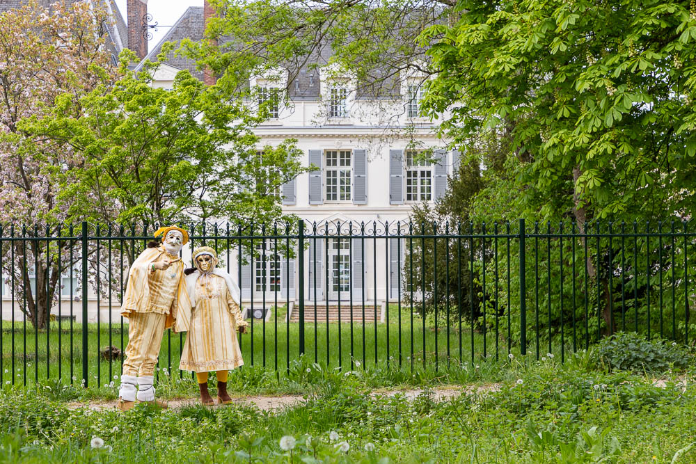 2026-04-12-balades-des-costumes-extraordinaires-mairie-site-9134
