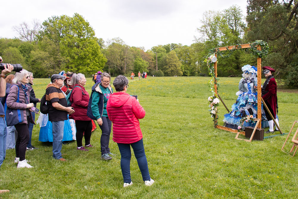 2026-04-12-balades-des-costumes-extraordinaires-parc-site-0430